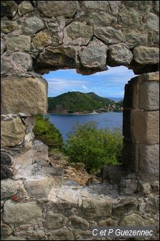 fenêtre de "Fort Joséphine" sur le "Fort Napoleon"