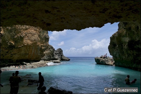 Vue depuis la grotte de l'Anse Castalia